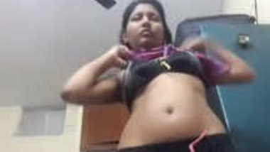 Indian receives XXX joy performing a sex striptease changing the clothes