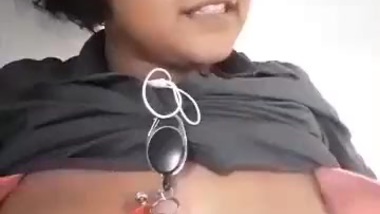 Tamil aunty showing huge her boobs
