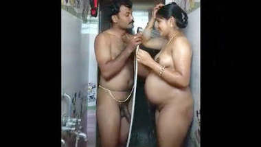 Pregnant lady bath with husband