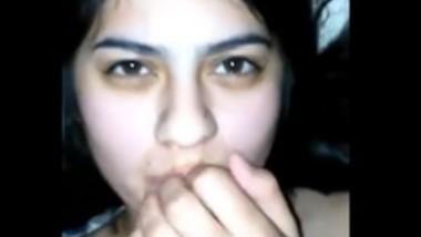 Beauty Paki Teen Fingering & Eating Cum
