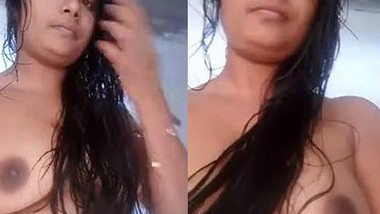 After shower long-haired Desi aunty shows XXX curves on the camera