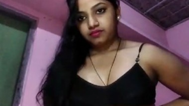 Desi cute village bhabi show her big boobs selfie video