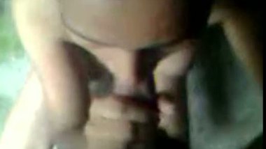 Indian teen sex video of a desi girl sucking her neighbor’s cock.