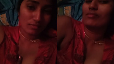 Horny Indian female is prepared for amateur porn shooting in her bed