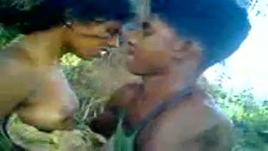 Tamil Nadu young college girl outdoor sex with bf leaked online