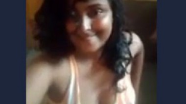 SL Teen Showing Her Boob and Pussy