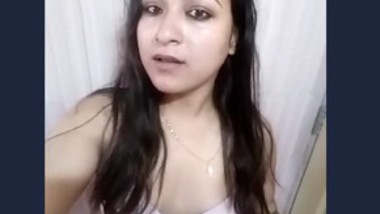 Indian Horny Girl Nude Selfie