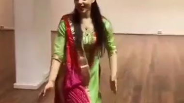 Clothed hot dance by beautiful pretty on hindi...