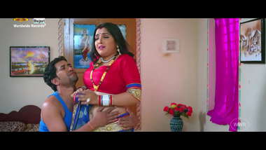 Indian aunty hot navel bhojpuri song