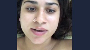 Desi cute girl showing her boos and pussy