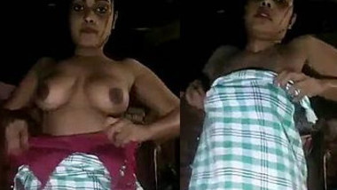 Come-hither Indian madame willingly flashes her boobies for porn shooting