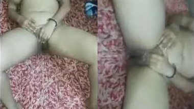 Alluring Indian woman make as great XXX show of masturbation for man