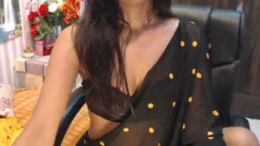 Desi girl Mahi in black saree erotic show