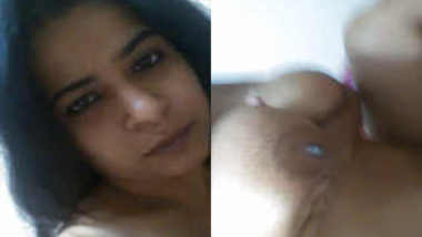 Amateur solo sex video of nude Desi woman with nice bald XXX snatch