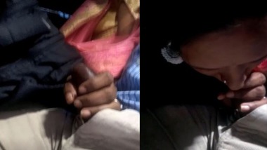 Indian Wife gives blowjob in bus