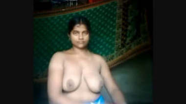 Desi Village Boudi Showing Her Nude Body