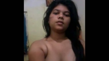 Chubby Kanpur college girl’s cam masturbation