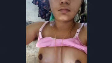 Desi Village Bhabhi Showing Her Nude Body