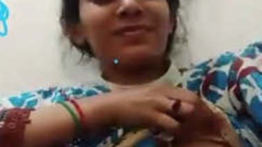 Cute Paki Girl Showing Her Boobs On VC