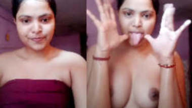 Desi Cute village girl nude bathing