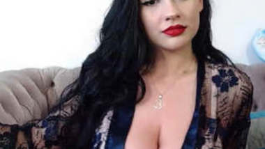 Hot Muslim Girl Daliya show hot deep cleavage
