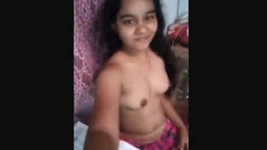 Desi Cute Girl Showing Her Nude