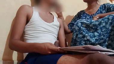 Indian mom got fucked by son while studying with Hindi clear audio