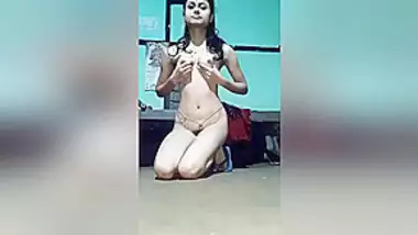 Sexy Desi Girl Shows Her Boobs And Pussy Part 1