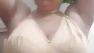 Punjabi girl sex tease huge melons viral nude