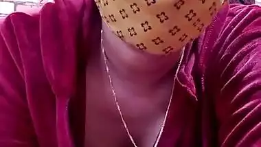 Indian Hot Young Babe Exposed her to fans