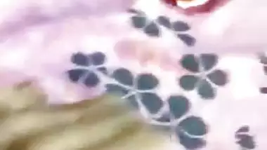 Boyfriend inserting beer bottle in GF pussy viral sex