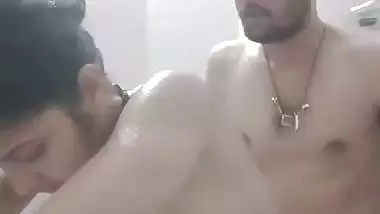 Desi couple fucking xxx in bathroom under shower
