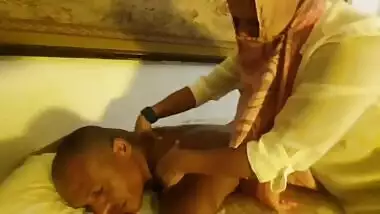 Massagem Desi Village Girl tântrica em negro dotado . Paty Bumbum - Alex Lima
