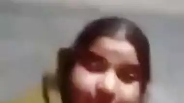 Desi village aunty show her pussy