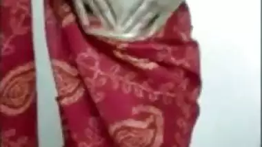 Desi Bhabhi WhatsApp video chat with secret lover, Hindi call leaked online