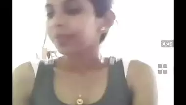 Desi village girl show boob video call