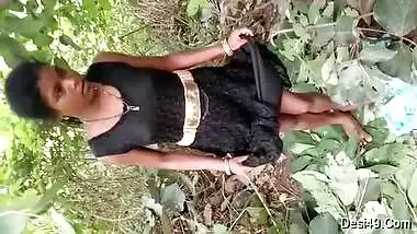 Exclusive- Desi Village Girl Showing Her Boobs And Pussy