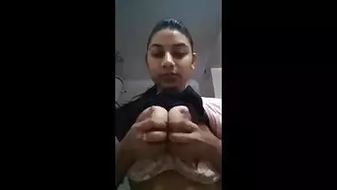 desi south girl fingering pussy