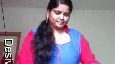 Sexy Mallu Bhabhi Showing Her Big Boobs and Pussy To Lover Part 2