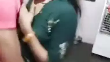 Fucker touches Desi girl's XXX body parts in the homemade MMS video