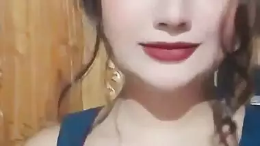 Chubby Bangladeshi big boobs showing at night on live call