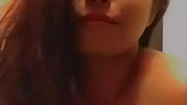 Mumbai girl boob show selfie video for lover