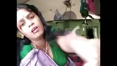 Hot marwadi housewife bhabhi atashi roy milky cleavage and navel show