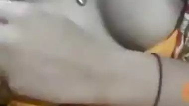 Desi indian gf show boobs
