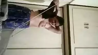Nude mom wearing saree viral videos taken by son