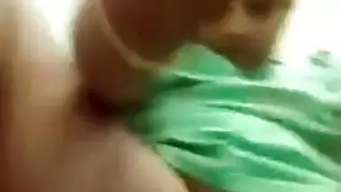 Bhabi masturbating hard