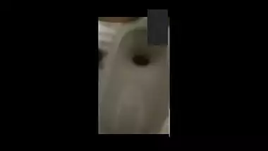 Punjabi Chitkara desi girl peeing in toilet video