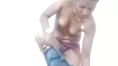 Tamil Girl Showing Boobs and Pussy