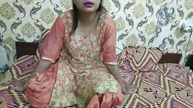 Indian step mom Pee Pissing XXX Video Clear in Hindi Voice