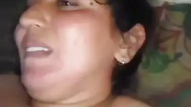 Desi lady takes a huge dick and moans in Punjabi porn